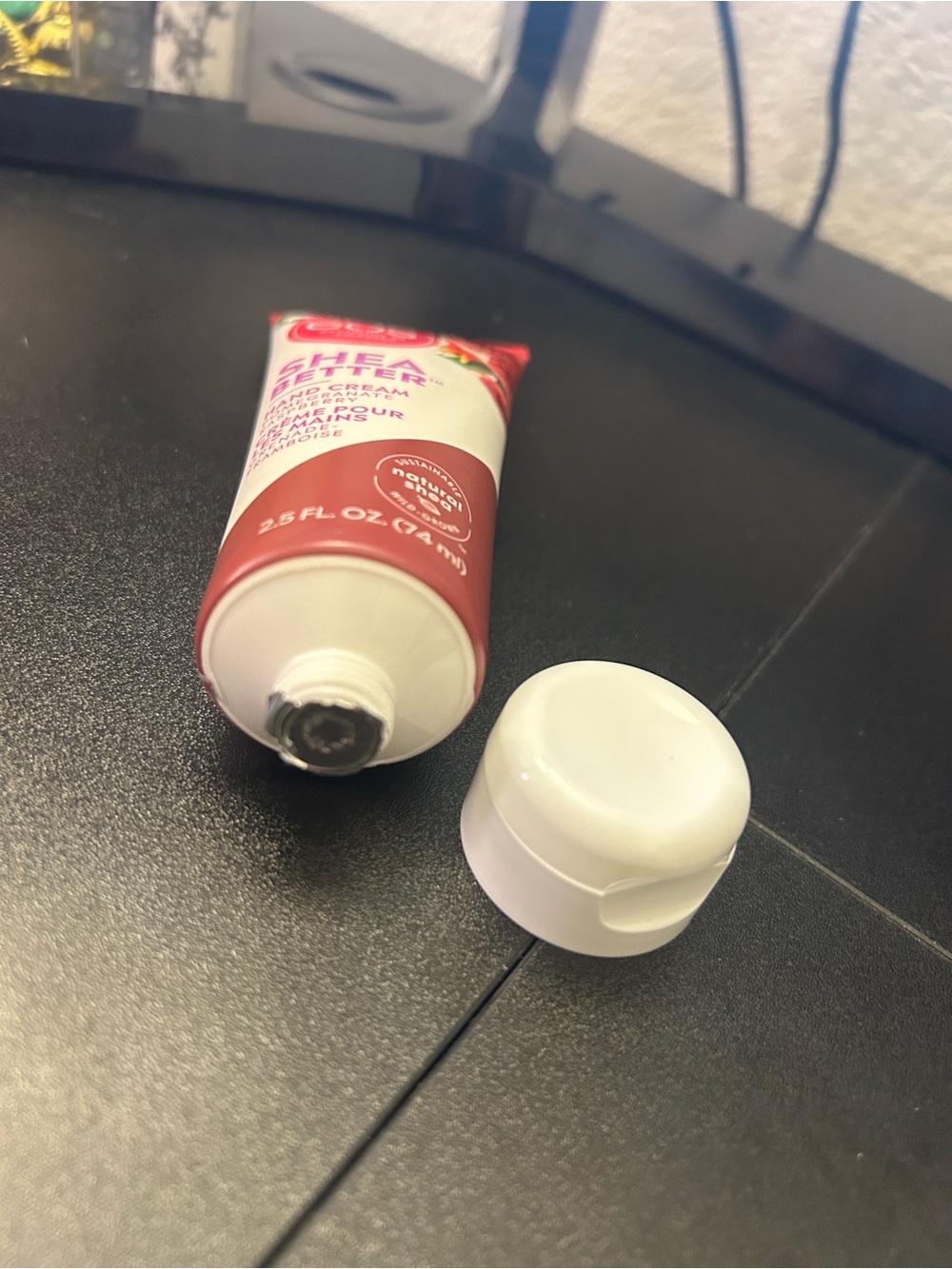eos Shea Better Pomegranate Raspberry Hand Cream - Picture 3 of 3